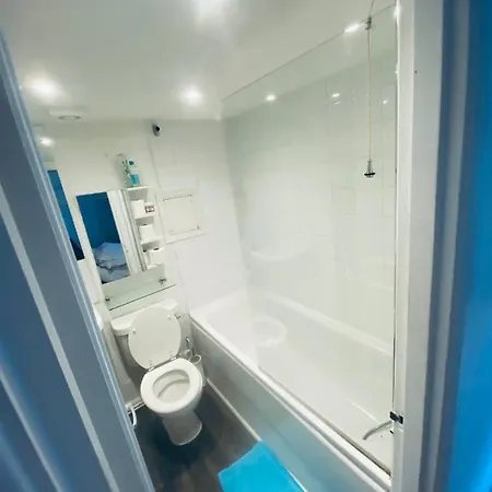 Kensington One Bed Apartment Suite London Exterior photo